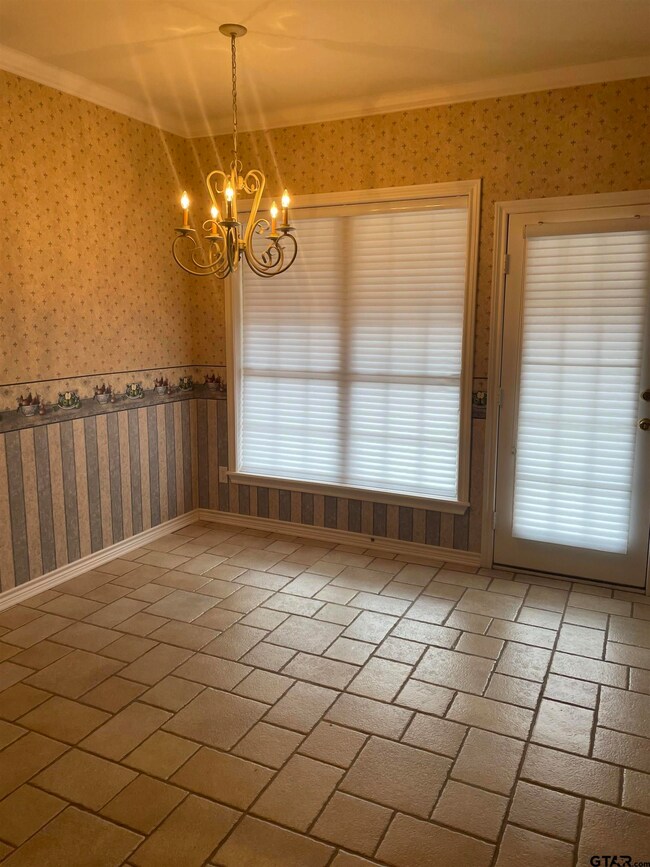 1161 Garden Park Cir, Tyler, TX 75703 - photo 6