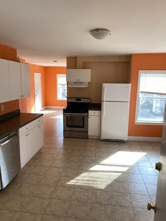 162 Canterbury St unit 2, Worcester, MA 01603 - photo 4