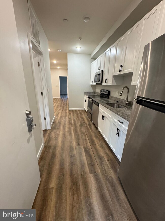 707 N 40th St unit 5, Philadelphia, PA 19104 - photo 3