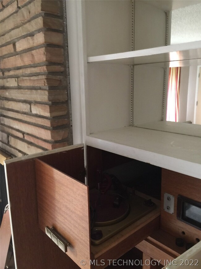 1950s Turn table, record player and radio/receiver