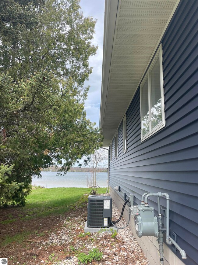 501 Lake St, Elk Rapids, MI 49629 - photo 4