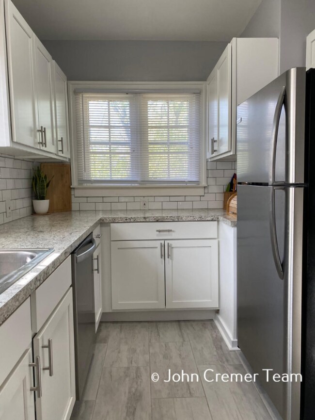 1939 Lafayette Ave NE (7)