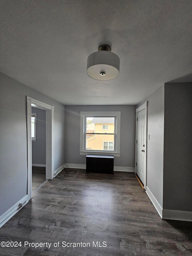 920 S Webster Ave unit 2, Scranton, PA 18505 - photo 2