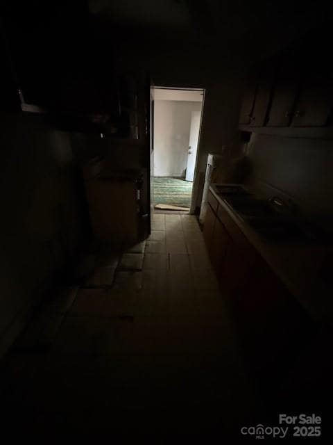 606 N Patterson St, Maxton, NC 28364 - photo 6