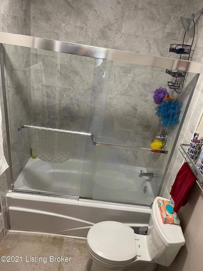 9119 Lantana Dr, Louisville, KY 40229 - photo 6