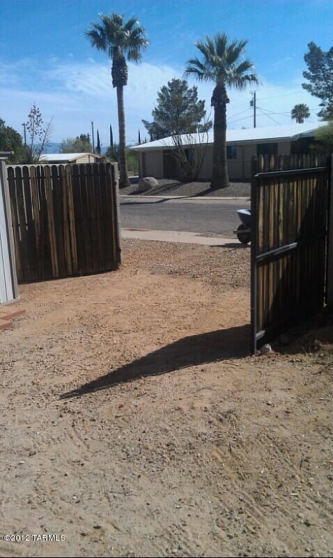 gate