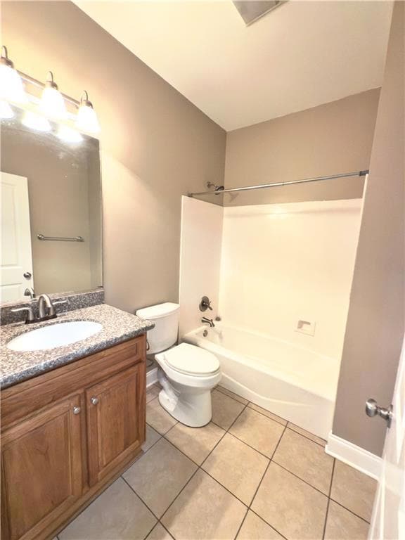 Hall bathroom located directly in between both guest bedrooms.