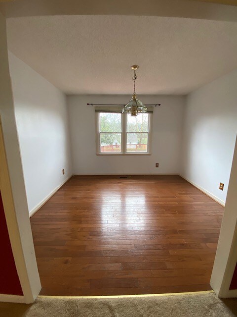 3006 Windsor Dr, Columbia, TN 38401 - photo 5