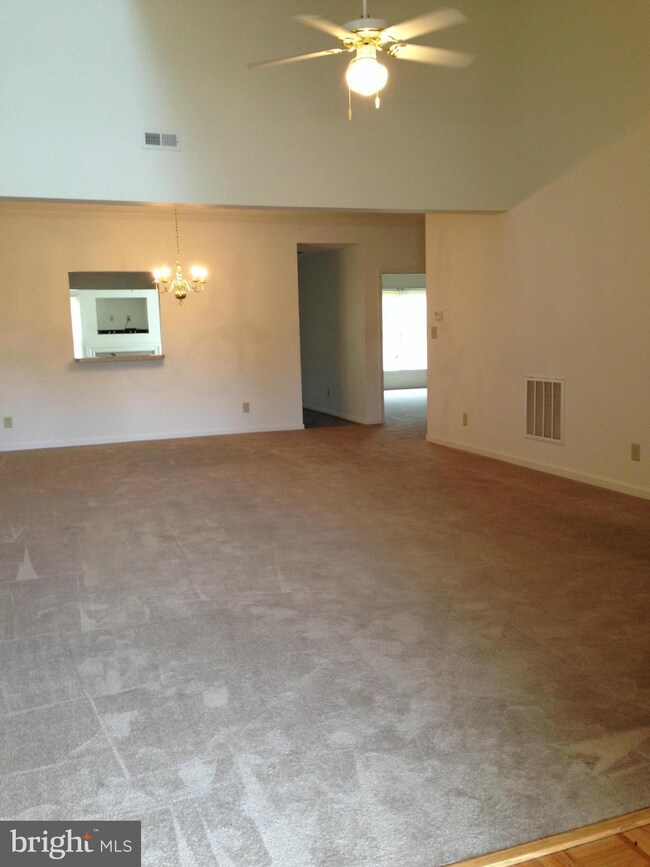 7102 Radford Dr, Fredericksburg, VA 22407 - photo 2