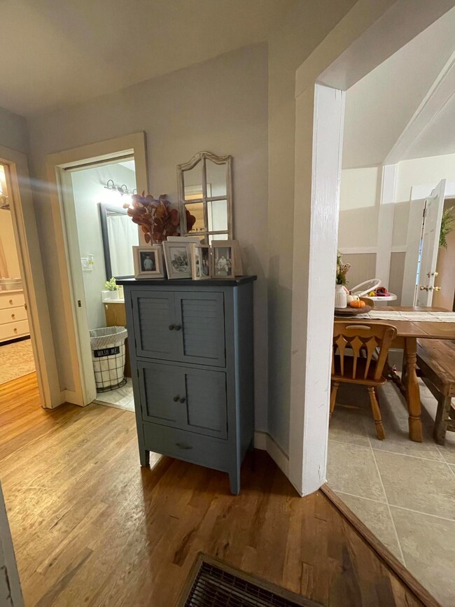 911 Hopson St, Johnson City, TN 37601 - photo 4