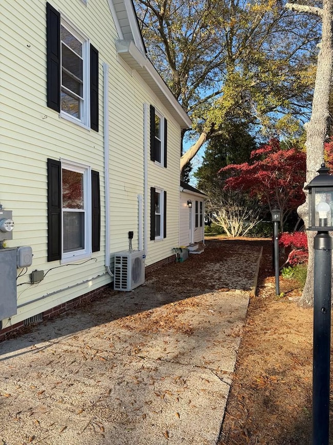 27 Main St, Wachapreague, VA 23480 - photo 2