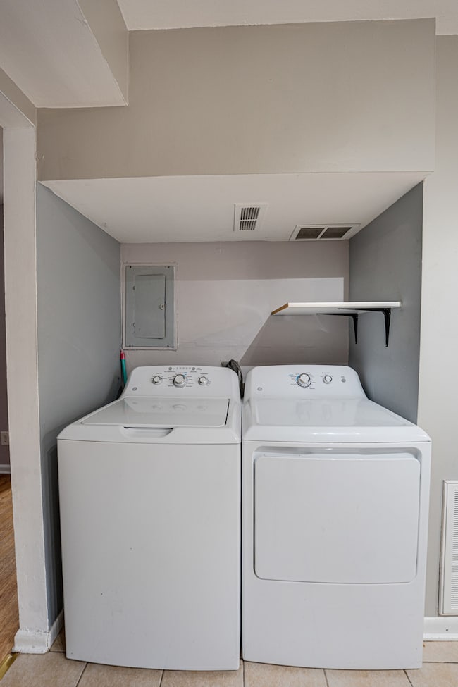 839 Bishop Ave unit 1, Aurora, IL 60506 - photo 4