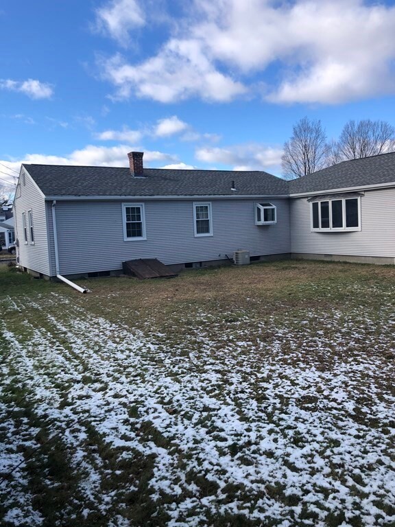 23 Francis St, Chicopee, MA 01013 - photo 3