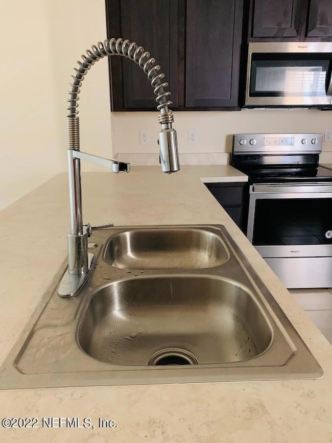 7669 Legacy Trail, Jacksonville, FL 32256 - photo 4