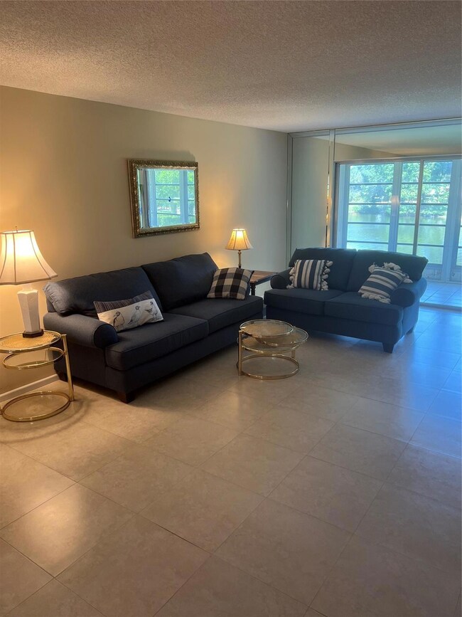 4301 Martinique Cir unit L2, Coconut Creek, FL 33066 - photo 4