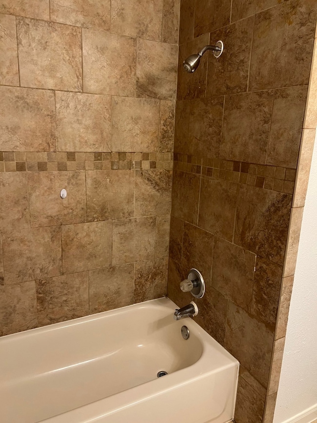 5136 Mallow St unit B, Houston, TX 77033 - photo 5