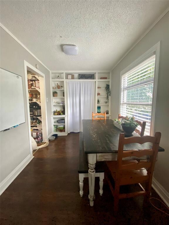 1103 N Clements St, Gainesville, TX 76240 - photo 3