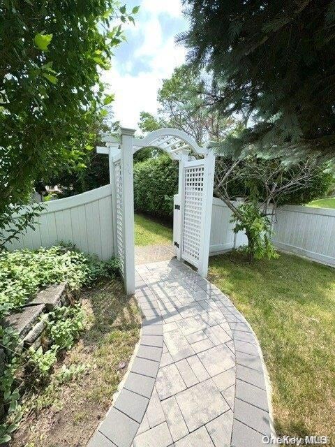 746 Vivian Ct unit 1, Baldwin, NY 11510 - photo 4