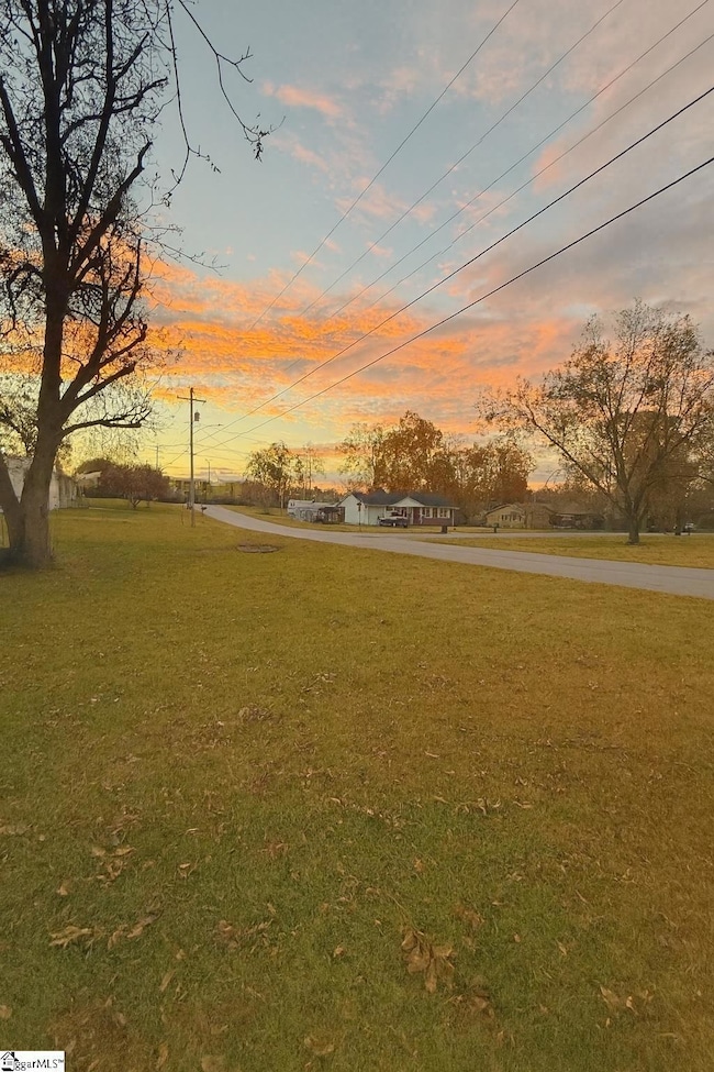 203b Cresent St, Easley, SC 29640 - photo 4