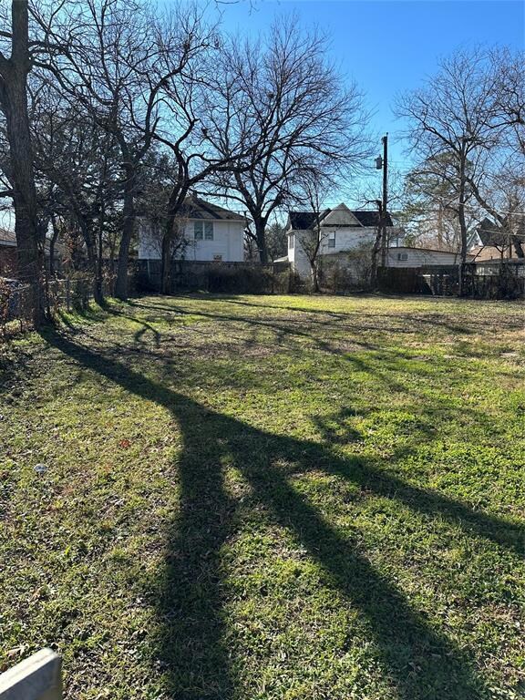 607 NW Main St, Ennis, TX 75119 - photo 4