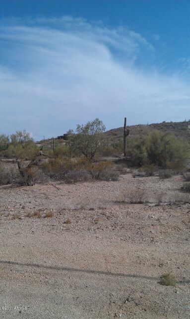 Slightly sloping lot