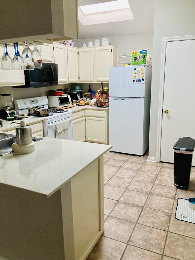 8631 Pool Creek Dr, Houston, TX 77095 - photo 3