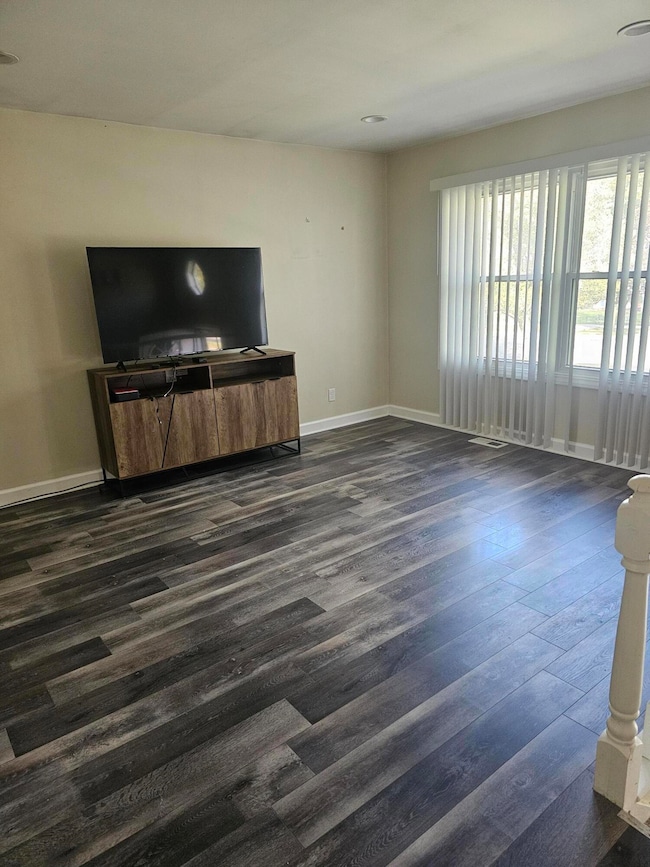 940 N Indiana St, Griffith, IN 46319 - photo 4