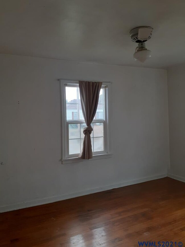 1049 15th Ave SW, Albany, OR 97321 - photo 5