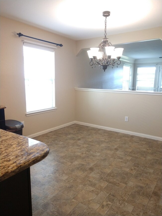 10314 Dalehurst Ct, Houston, TX 77075 - photo 6