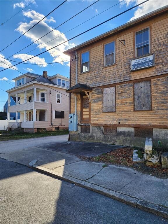 180 Avenue C, Woonsocket, RI 02895 - photo 4
