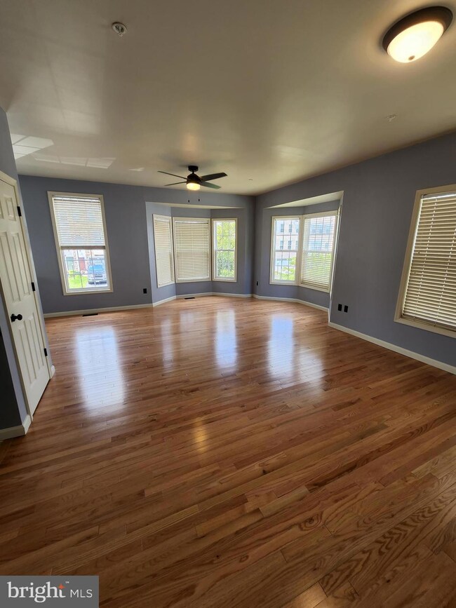 10339 Lantern Ln, Hagerstown, MD 21740 - photo 3