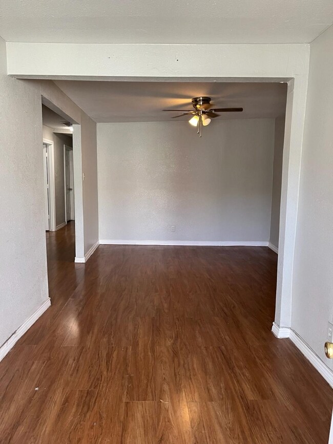 7007 England St unit B, Houston, TX 77021 - photo 5
