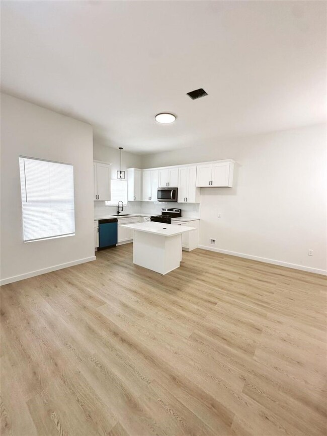 9705 Garcroft St unit A, Houston, TX 77029 - photo 3