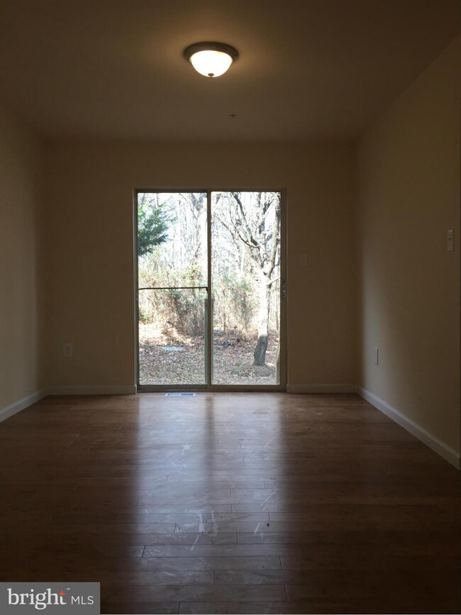 804 Nalley Rd, Hyattsville, MD 20785 - photo 3