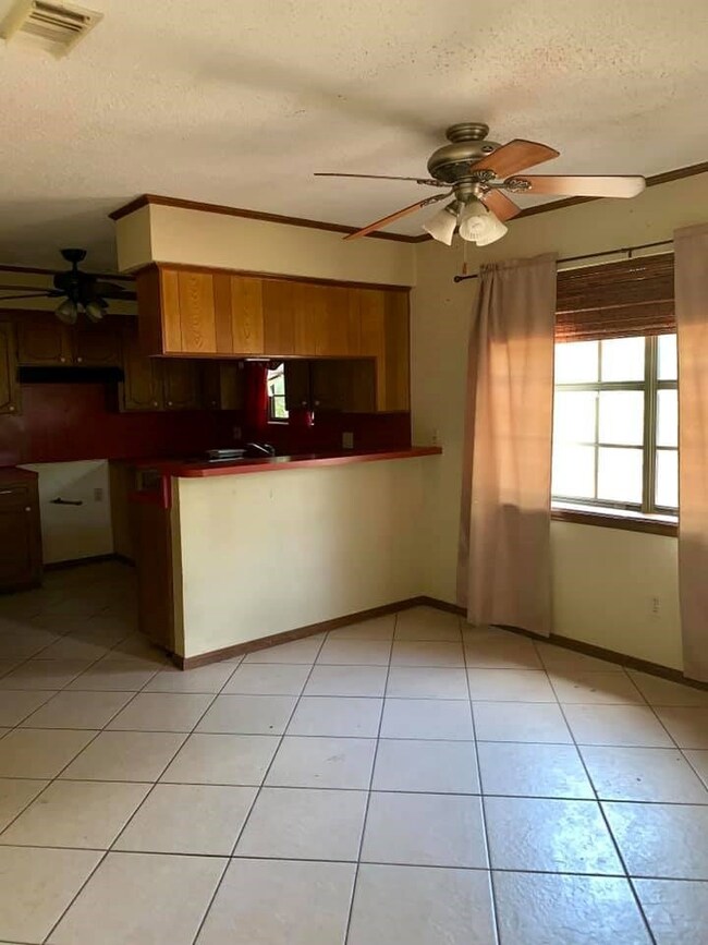 4 Murex St, Bay City, TX 77414 - photo 5