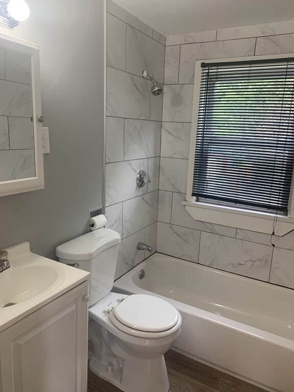 5 Newcroft Cir unit 1, Mattapan, MA 02126 - photo 4