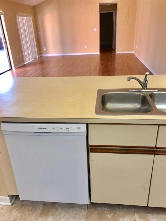 1230 Summit Place Cir unit C, West Palm Beach, FL 33415 - photo 5