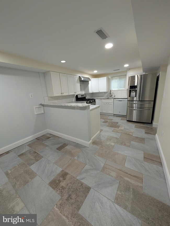 2410 Darrow St, Silver Spring, MD 20902 - photo 3