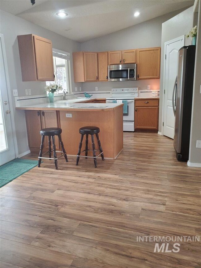 910 W Edwards Ave, Nampa, ID 83686 - photo 5