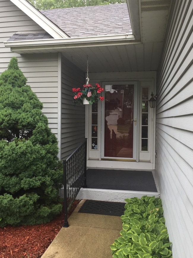 554 Lakeview Dr, Oswego, IL 60543 - photo 4