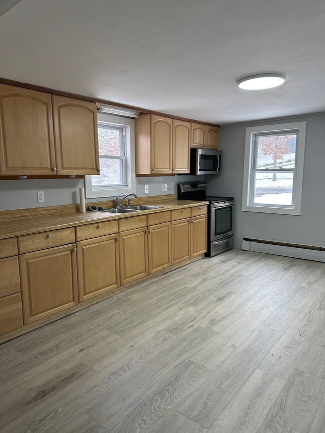 866 Bridge St, Pelham, NH 03076 - photo 3