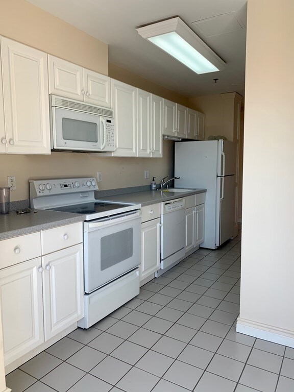 10 Charlesgate E unit 702, Boston, MA 02215 - photo 5