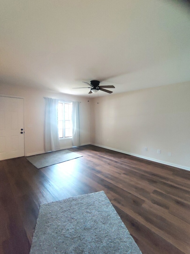 117 Colonial Pkwy unit A, Yorkville, IL 60560 - photo 2