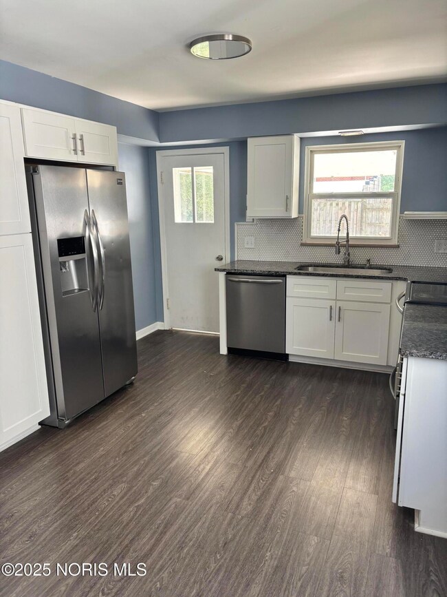 2227 Cheltenham Rd, Toledo, OH 43606 - photo 3