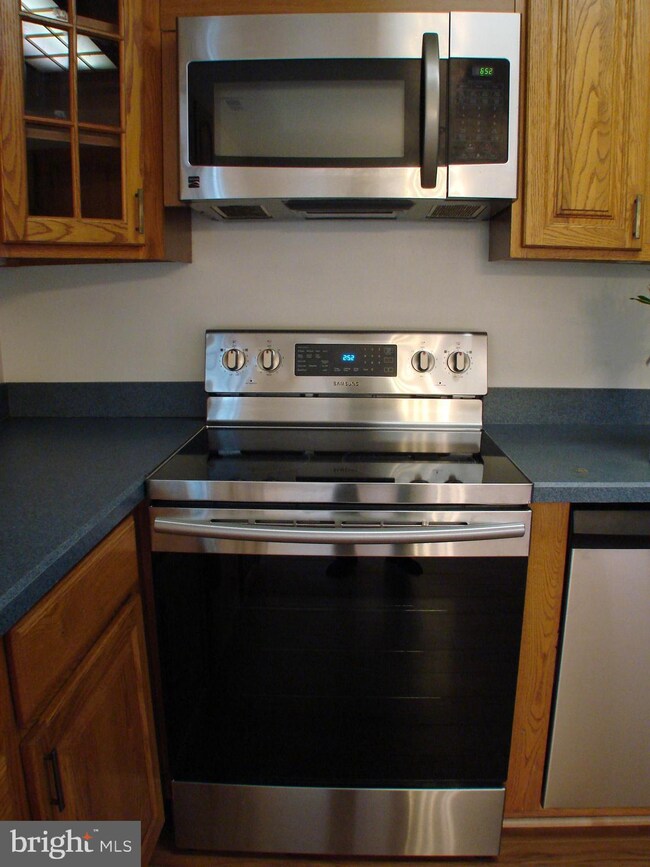 1510 Lowell Ct, Crofton, MD 21114 - photo 6