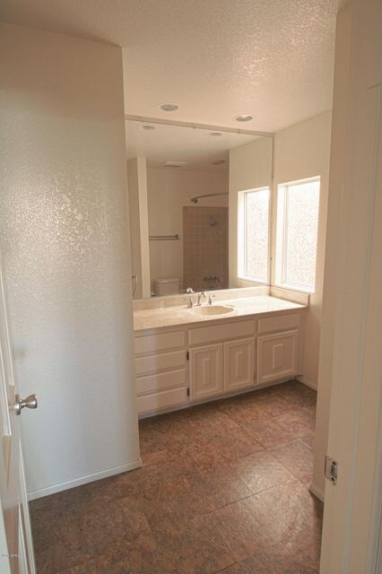 HallBath1