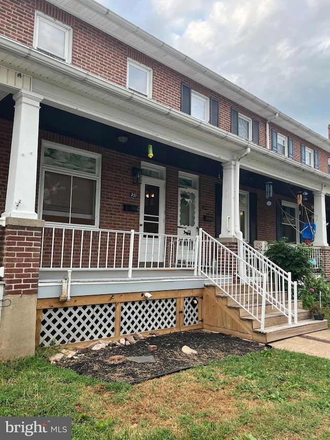 231 N Franklin St, Boyertown, PA 19512 - photo 2