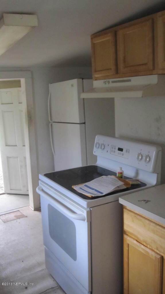 4560 Wheeler Ave, Jacksonville, FL 32210 - photo 3