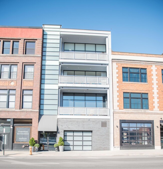N 4th-25