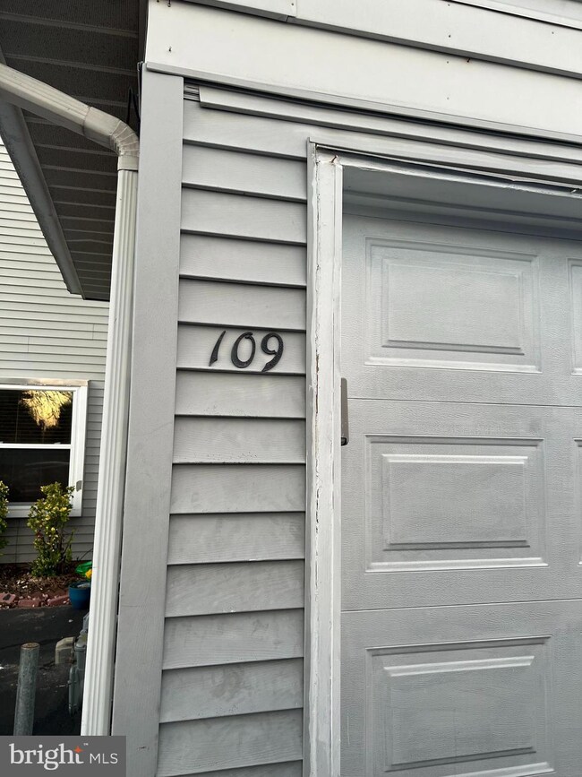 109 Pebble Rd, East Windsor, NJ 08520 - photo 4